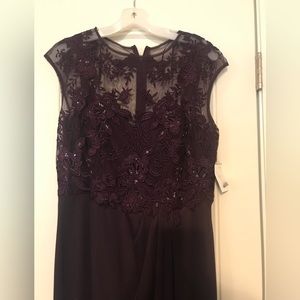 NWT David’s Bridal Plum Formal Dress - Size 10